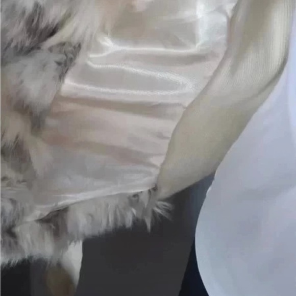 Faux Fur belted grey/white Vest - Picture 8 of 13